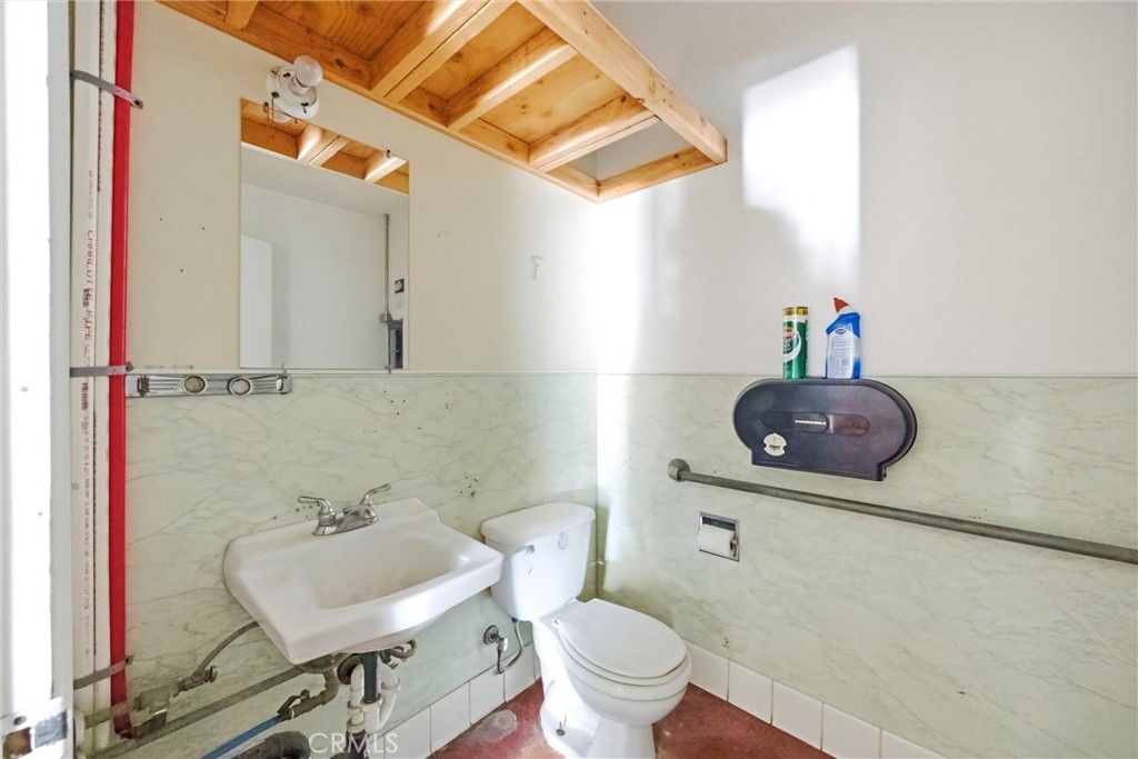 6400 Wofford Property Photo 17
