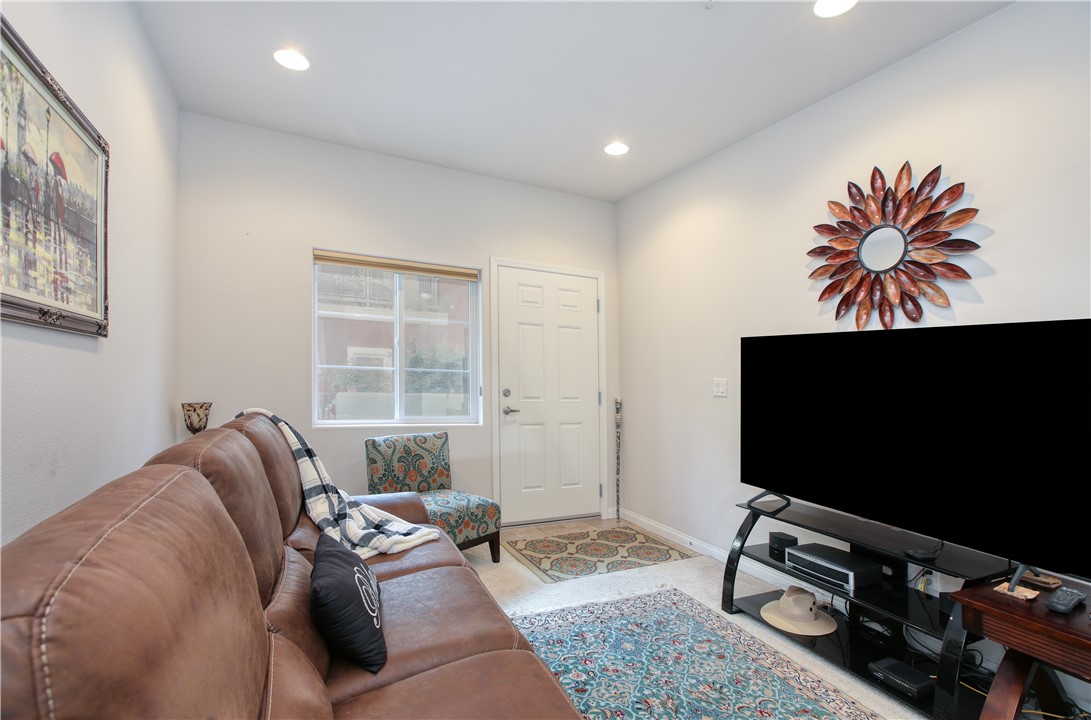 864 Lawrence Property Photo 7