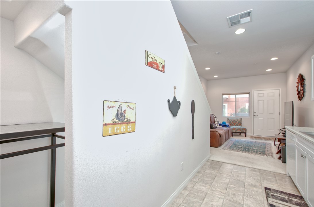 864 Lawrence Property Photo 13