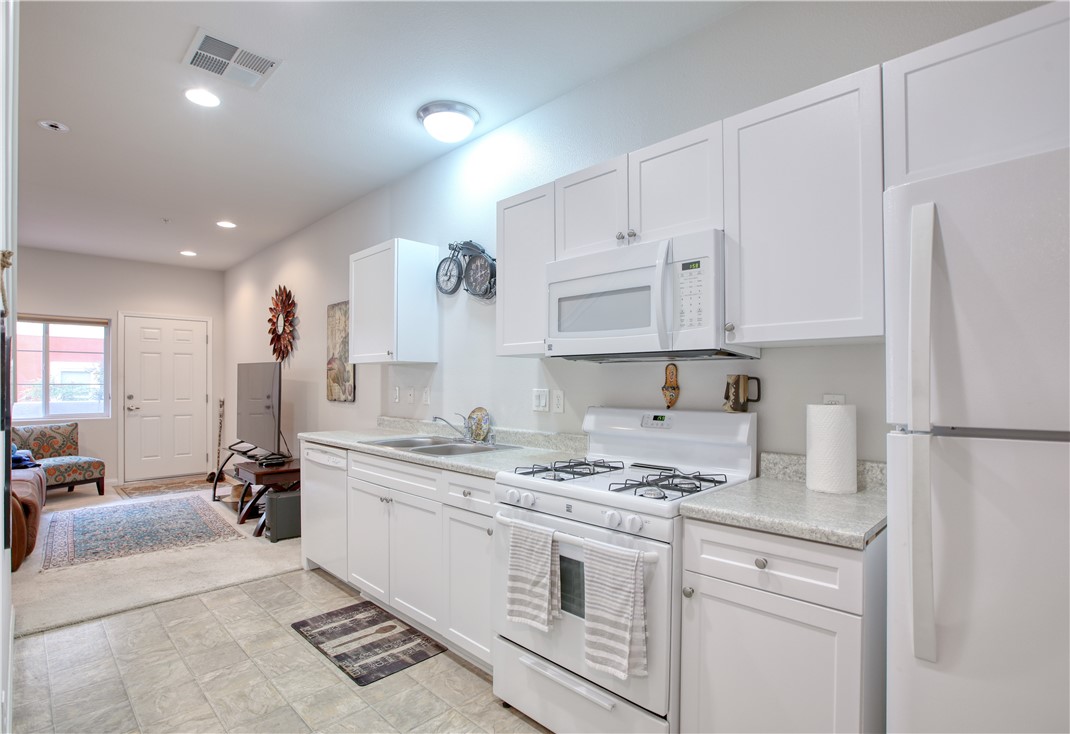 864 Lawrence Property Photo 14