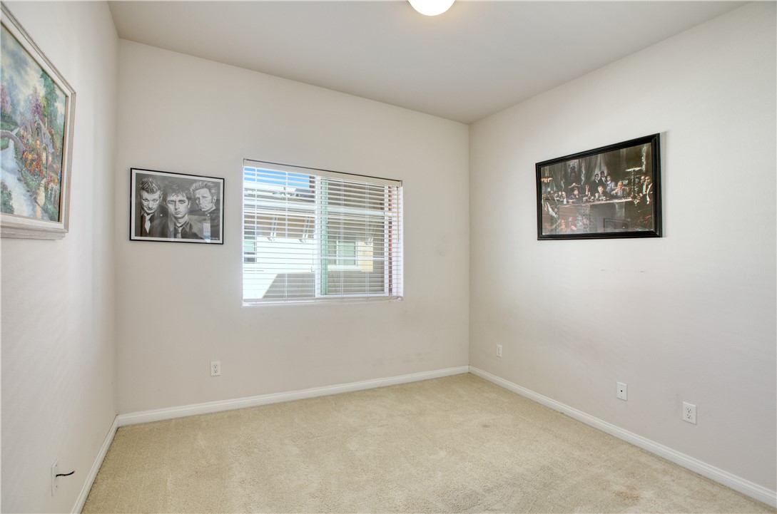 864 Lawrence Property Photo 17
