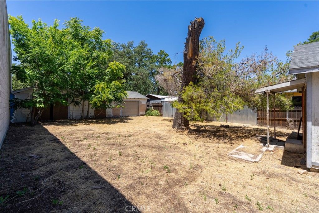1615 Riverside Property Photo 4