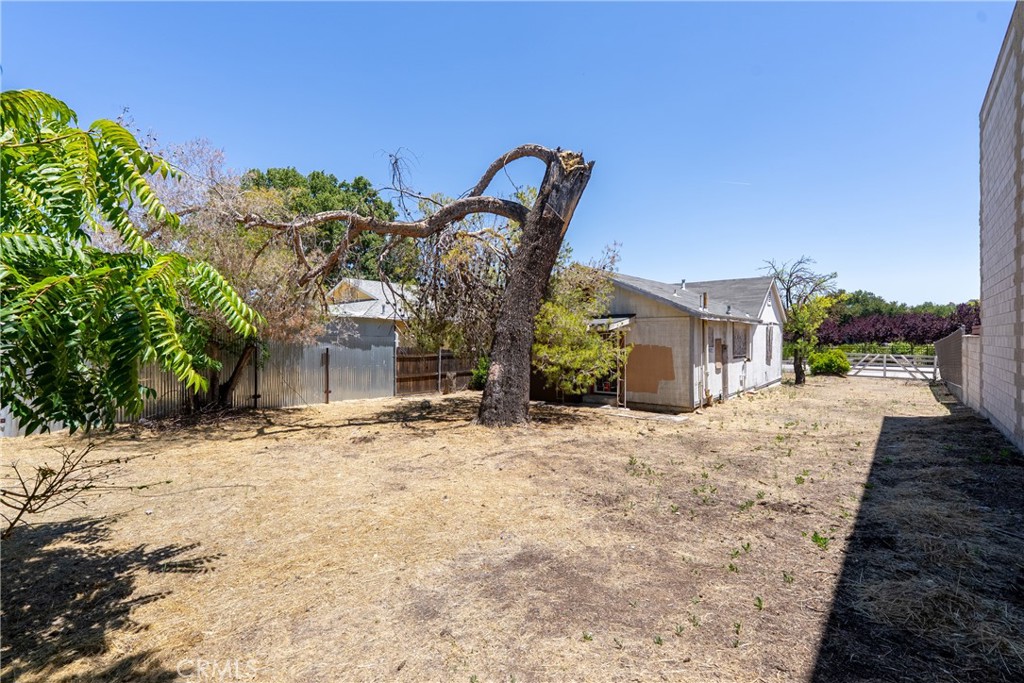 1615 Riverside Property Photo 5