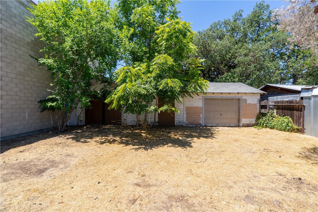 1615 Riverside Property Photo 6