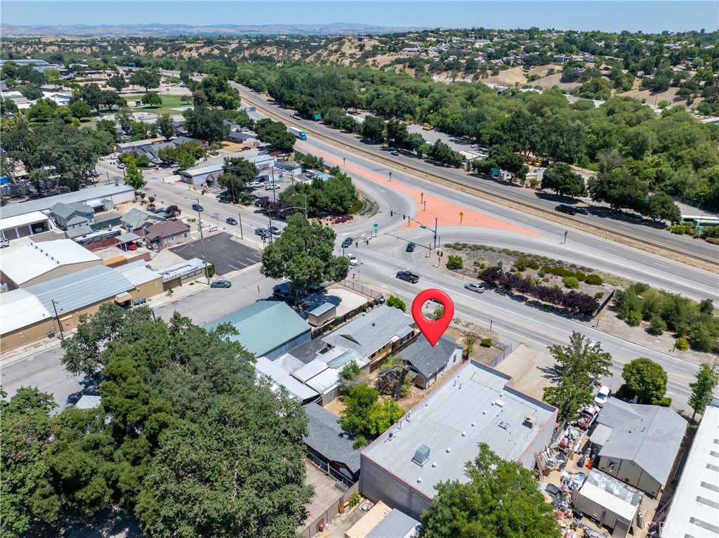 1615 Riverside Property Photo 8