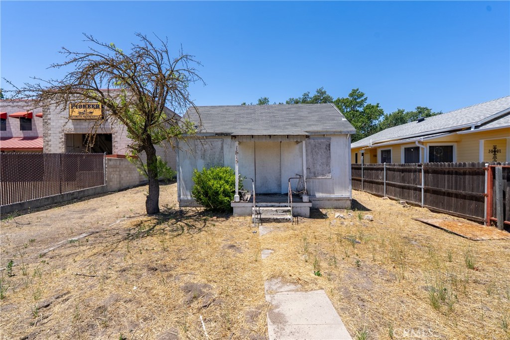 1615 Riverside Property Photo 14