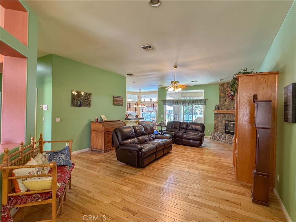 15318 Albert Way Property Photo 7