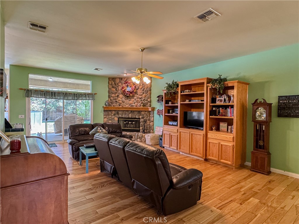 15318 Albert Way Property Photo 8