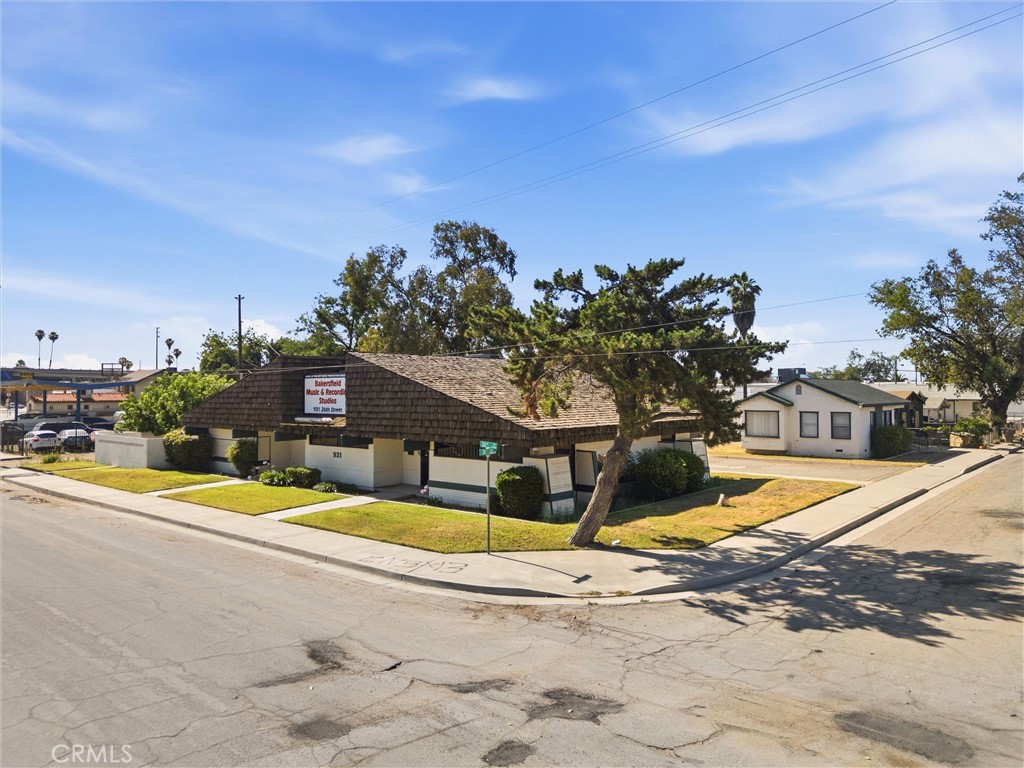 931 26th Property Photo 4