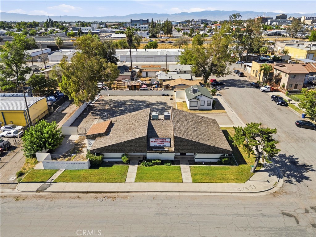 931 26th Property Photo 6
