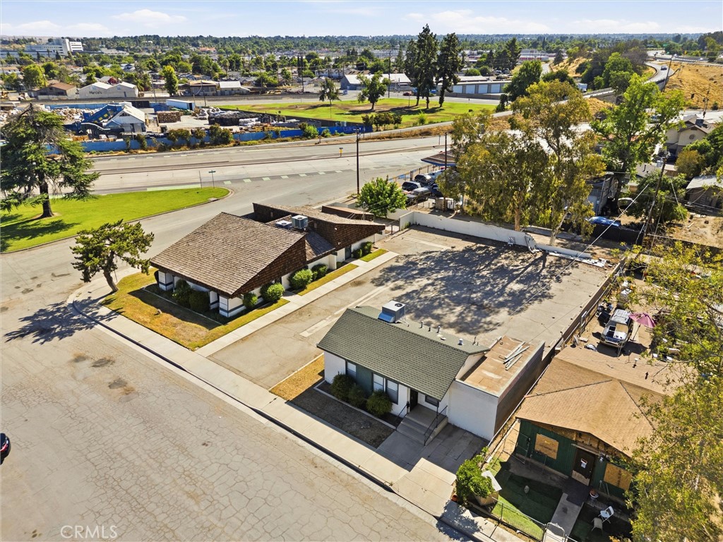 931 26th Property Photo 8