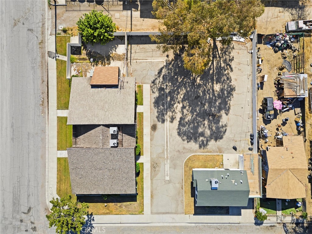 931 26th Property Photo 10