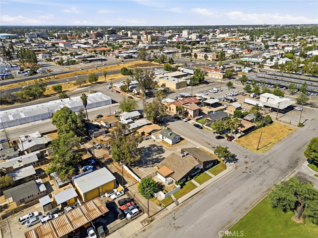 931 26th Property Photo 11