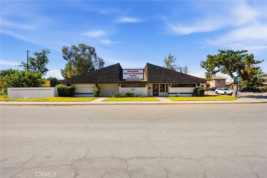931 26th Property Photo 13