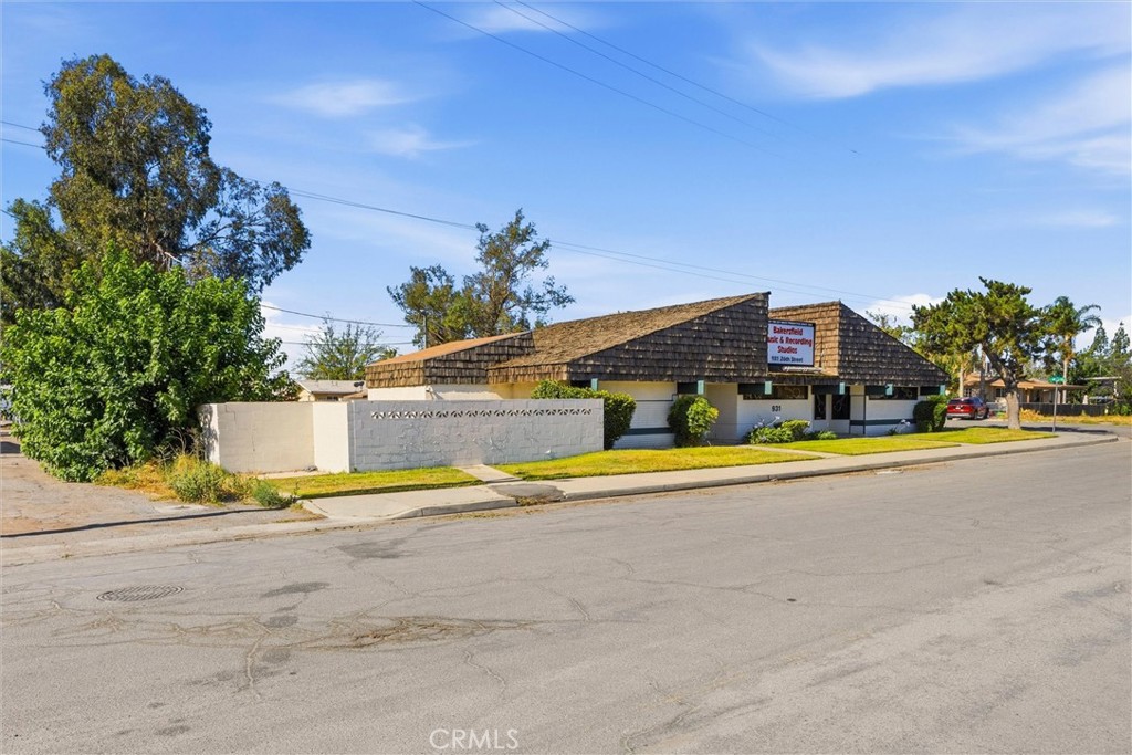931 26th Property Photo 14