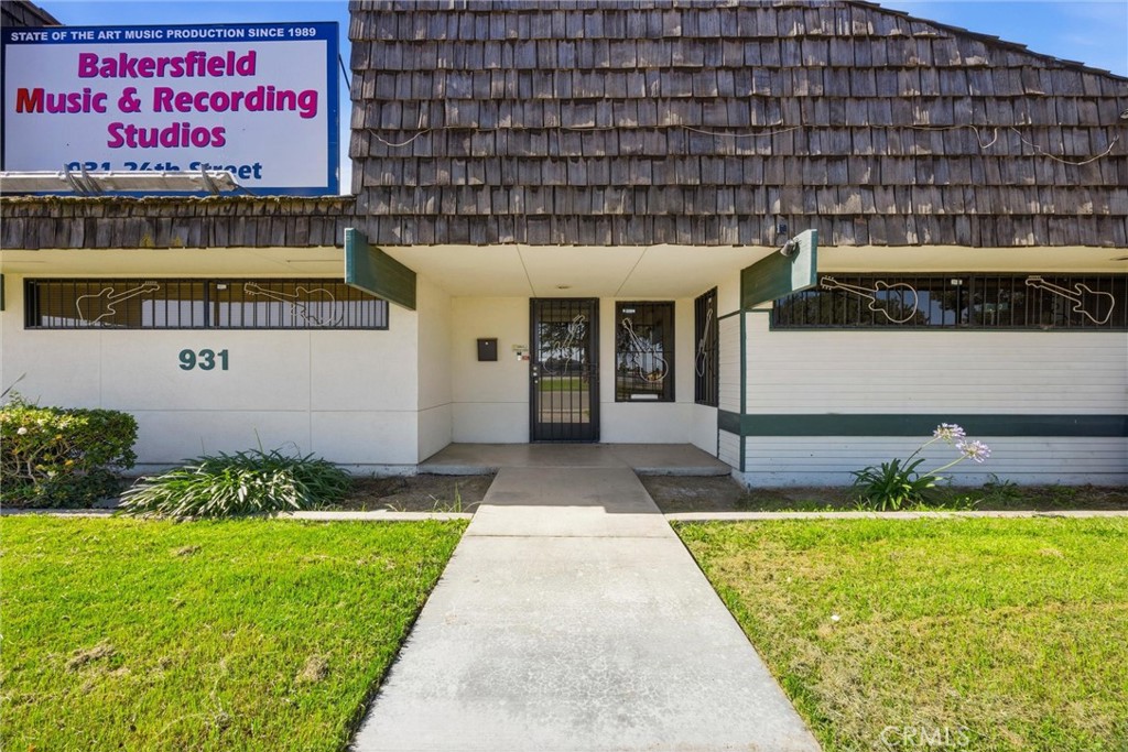 931 26th Property Photo 15