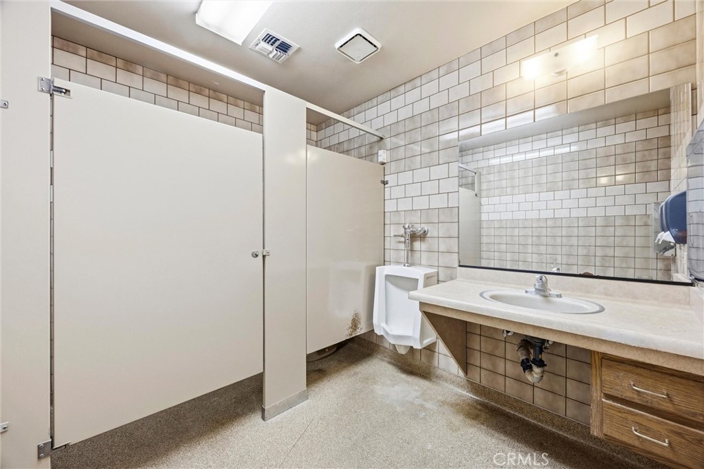 931 26th Property Photo 35