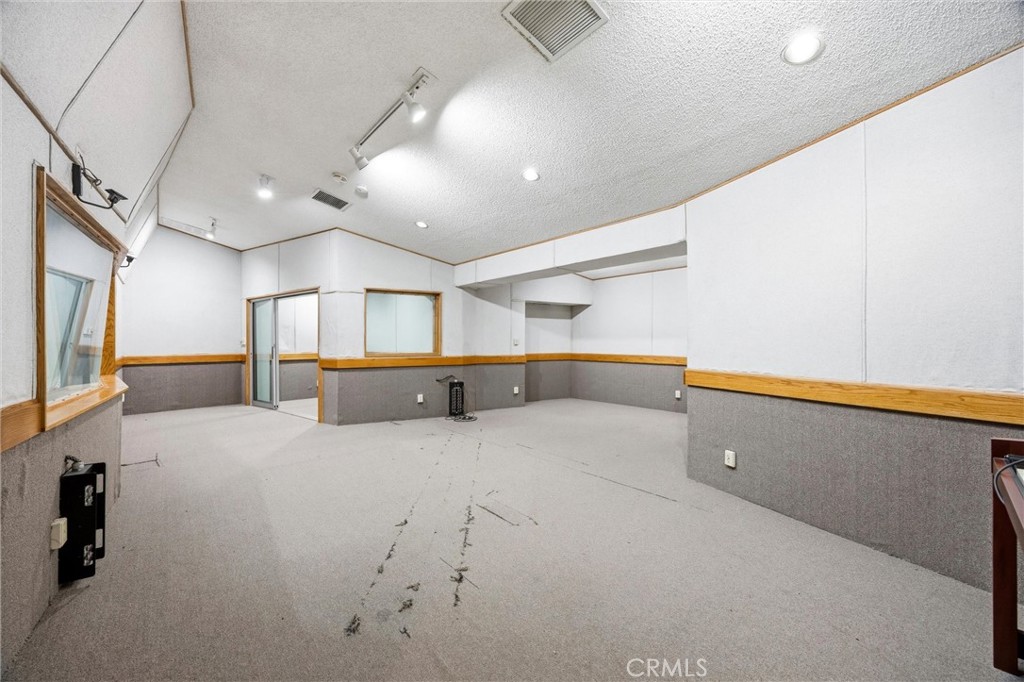 931 26th Property Photo 36