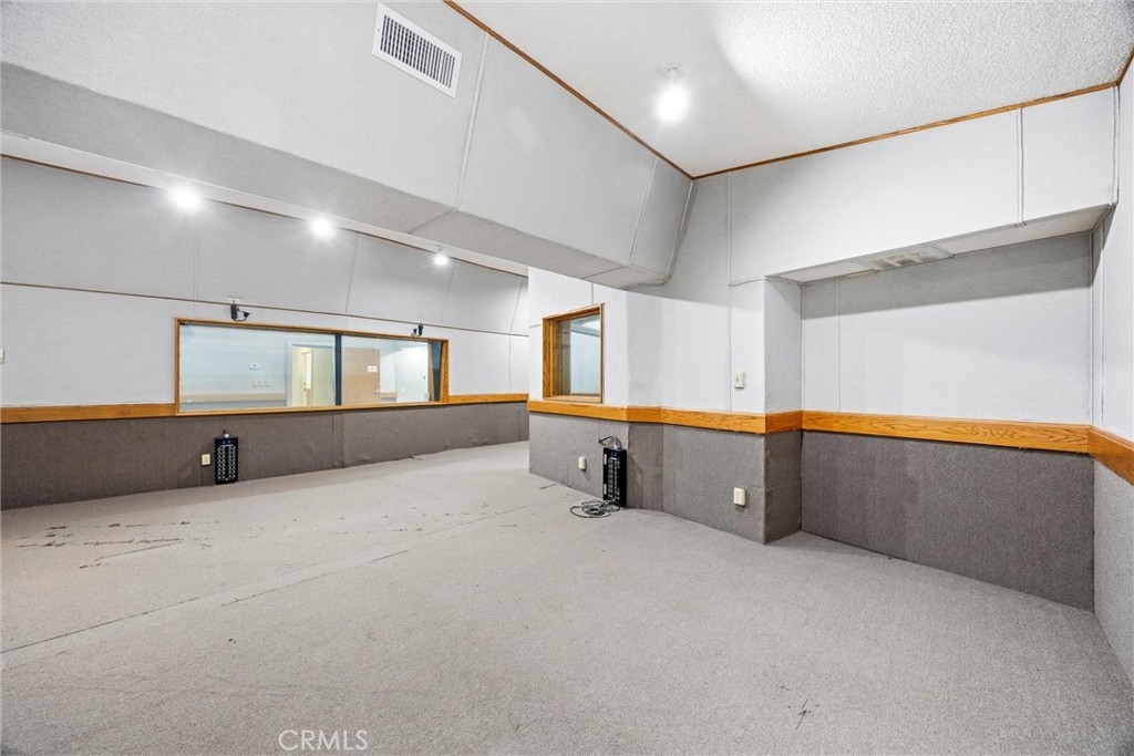931 26th Property Photo 38