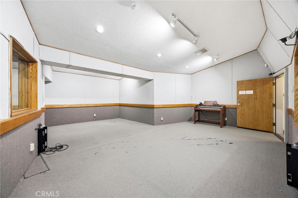 931 26th Property Photo 40