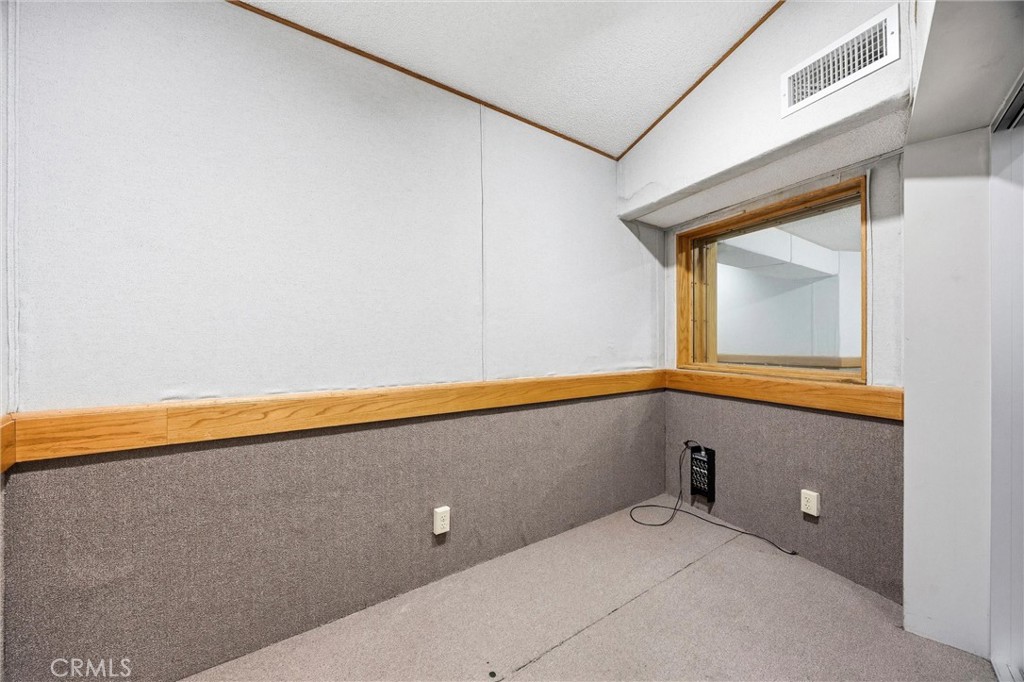 931 26th Property Photo 42