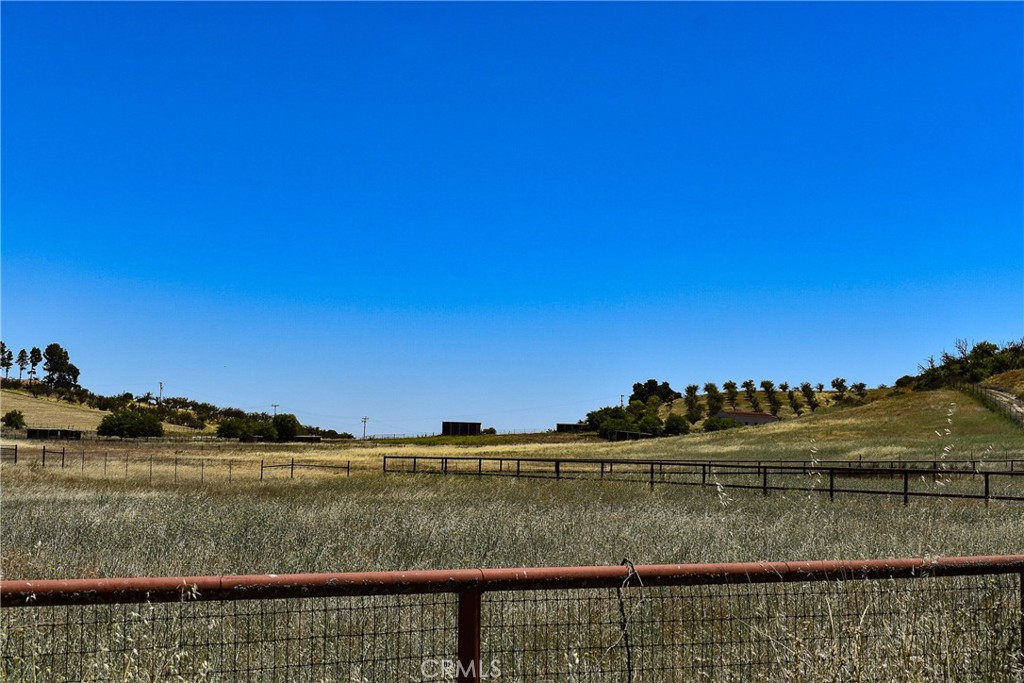 4565 S El Pomar Property Photo 3