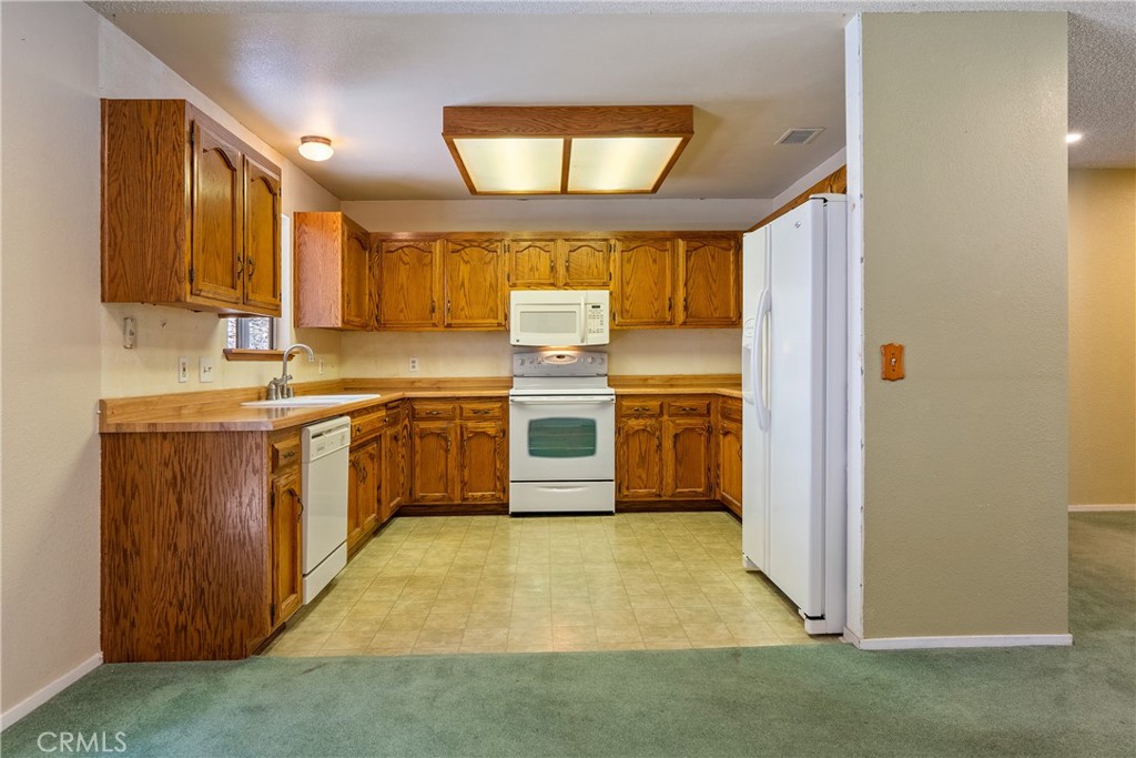 7950 San Clemente Property Photo 8