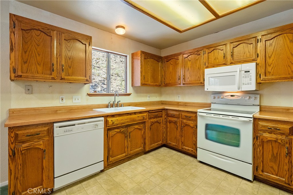 7950 San Clemente Property Photo 9