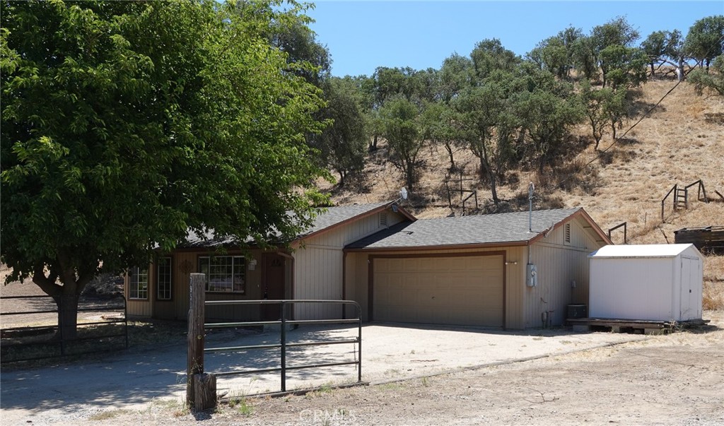 7950 Blue Moon Road Property Photo 2