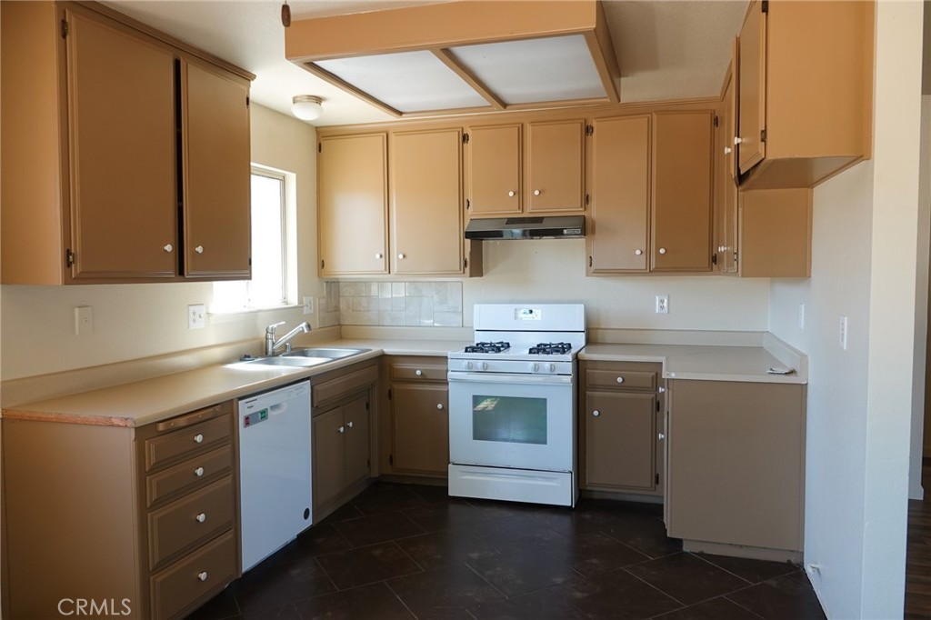 7950 Blue Moon Road Property Photo 8