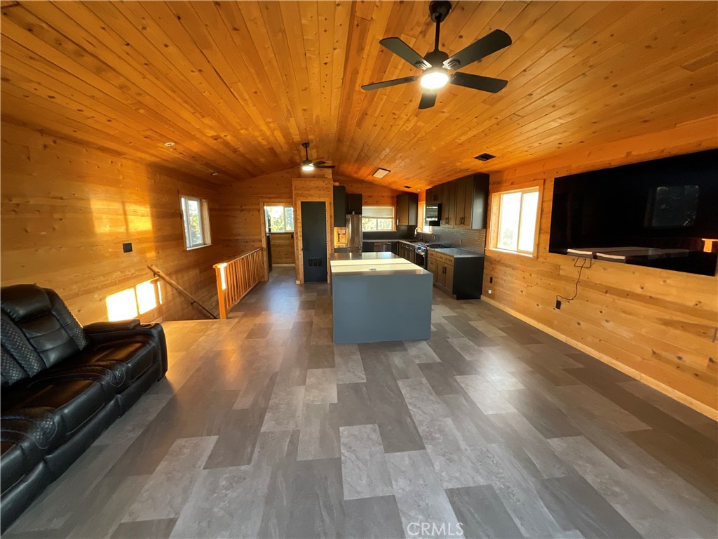 13730 Feldman Property Photo 9