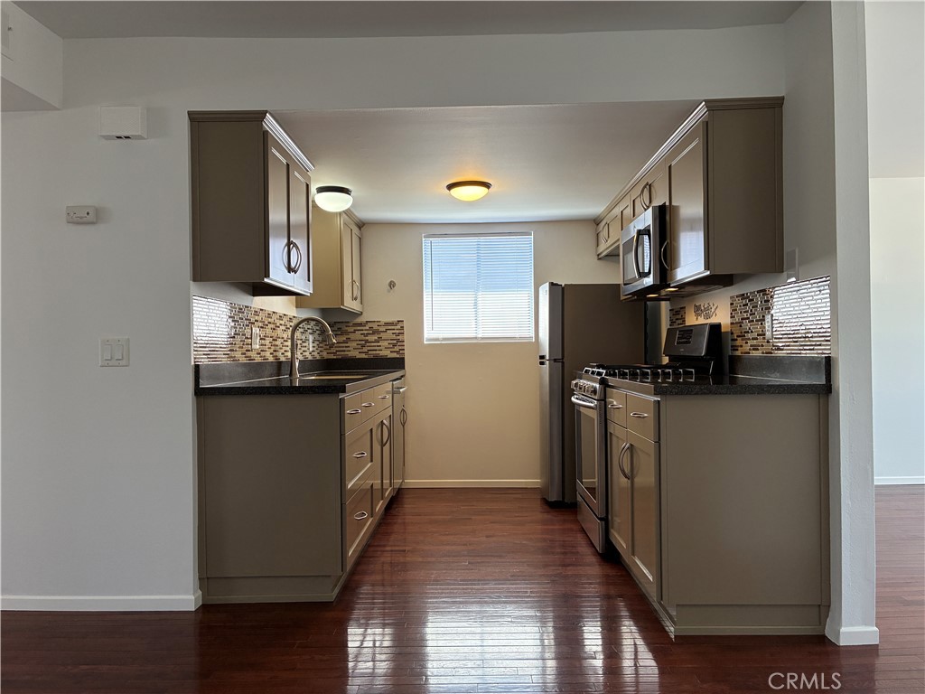 517 Queenanne Property Photo 3
