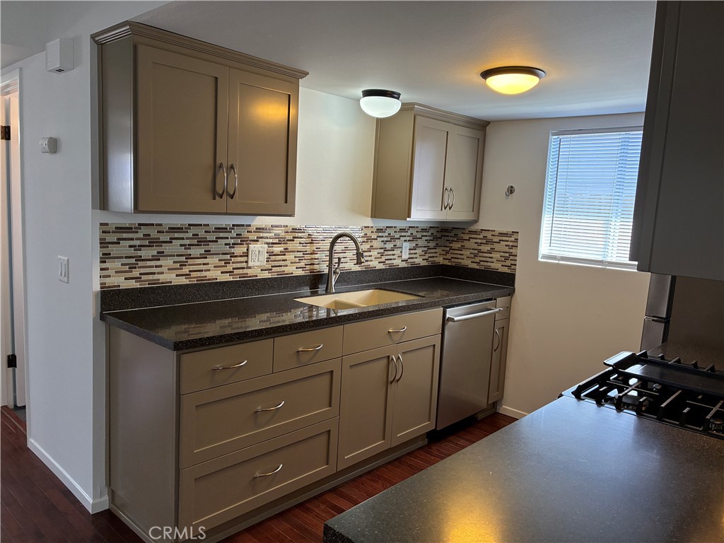 517 Queenanne Property Photo 7