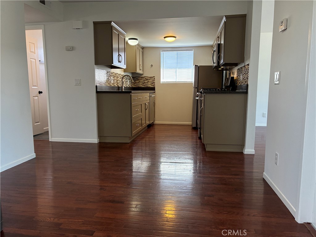517 Queenanne Property Photo 8
