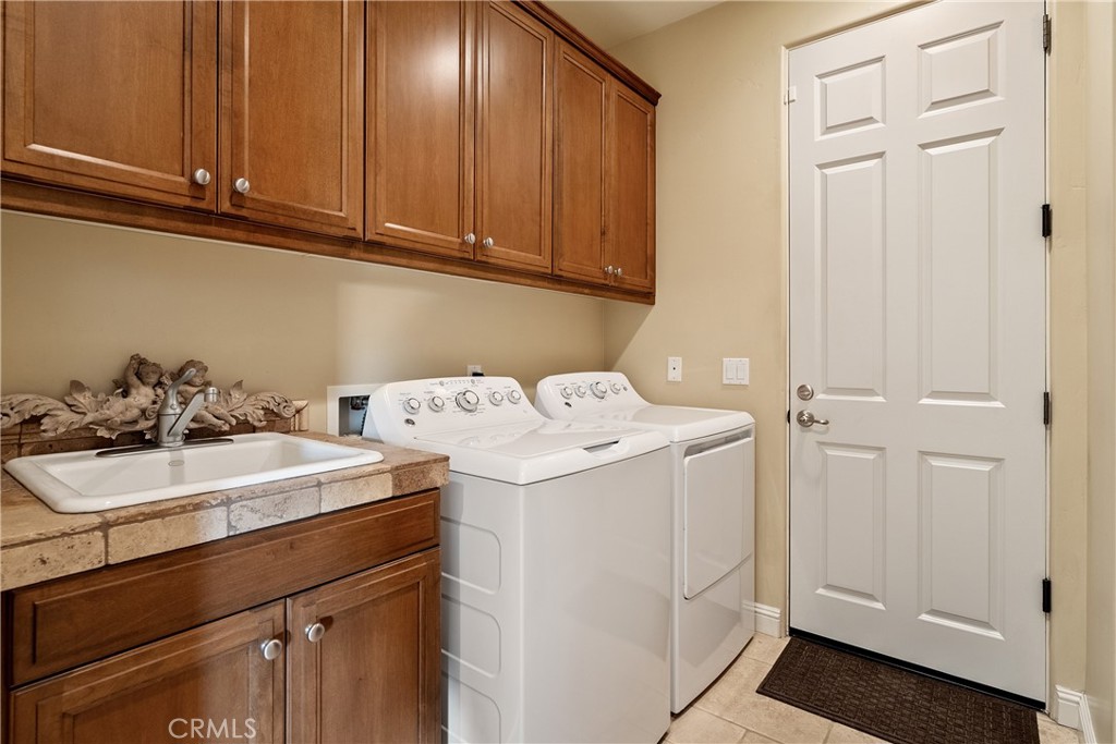 2438 Battering Rock Property Photo 23