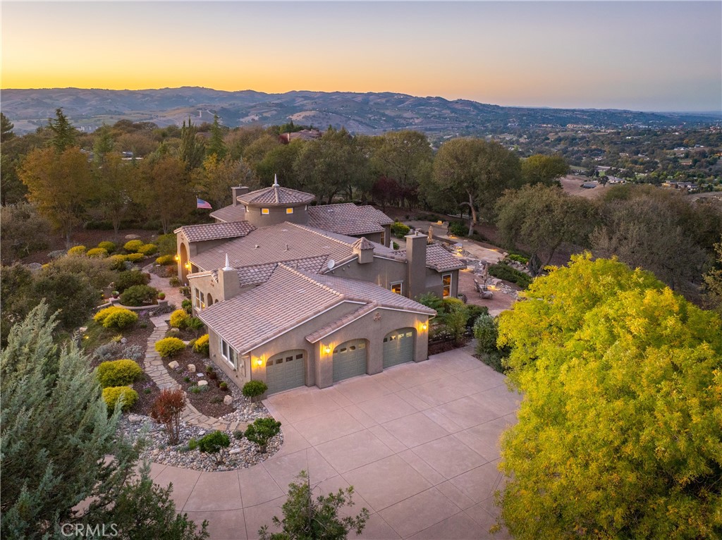 2438 Battering Rock Property Photo 46