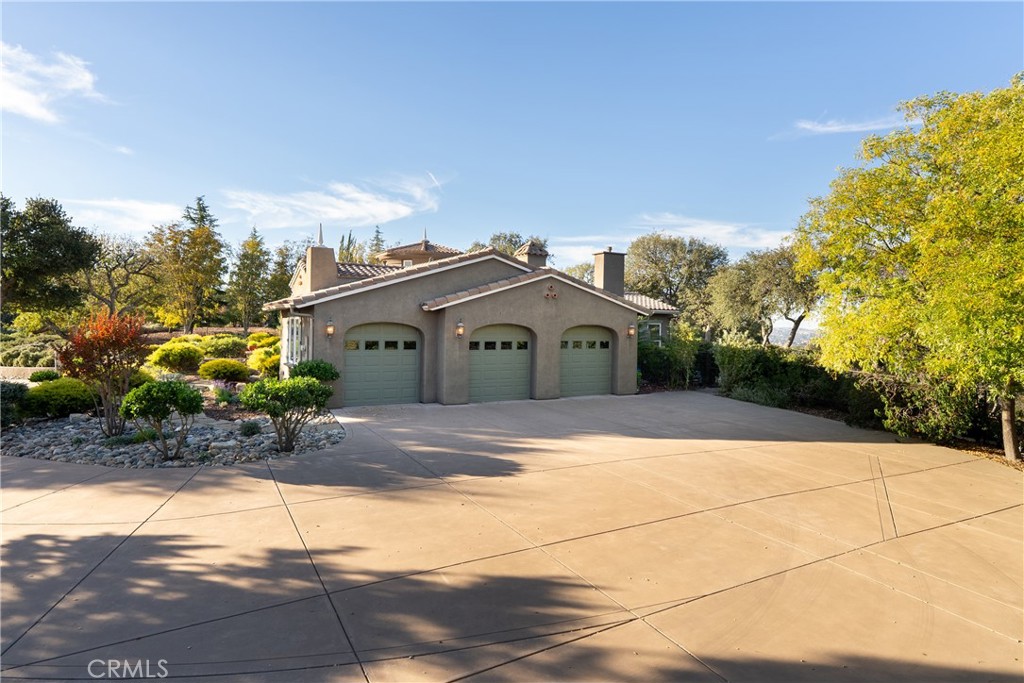 2438 Battering Rock Property Photo 61