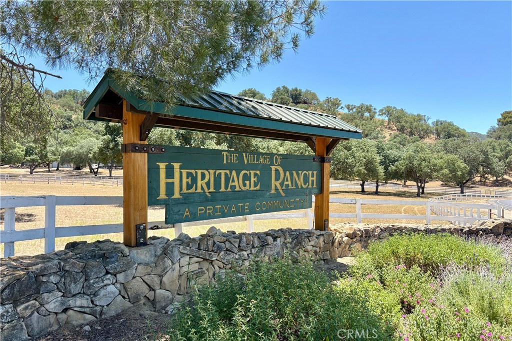 2148 Yellow Feather Circle Property Photo 9