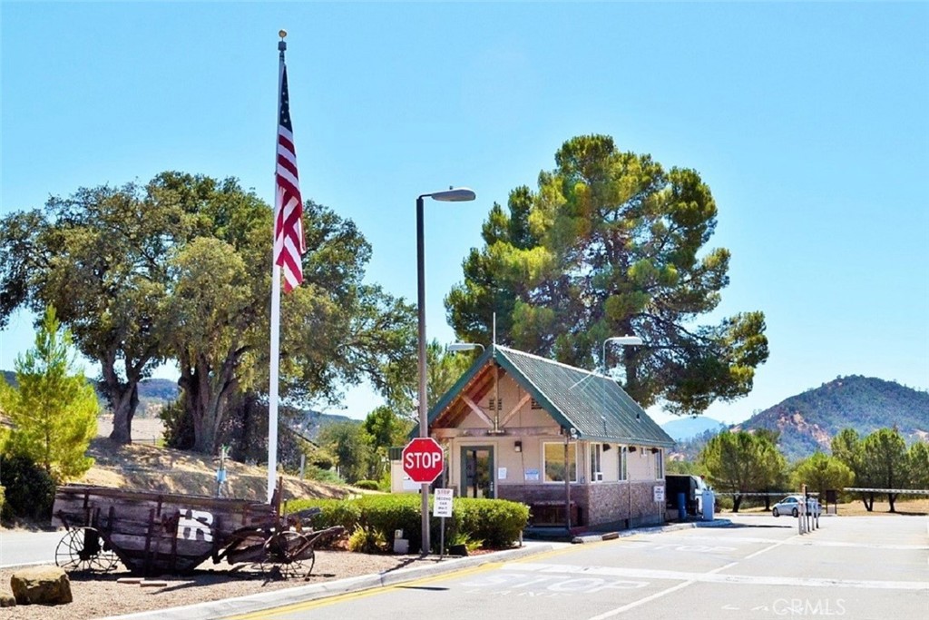 2148 Yellow Feather Circle Property Photo 10