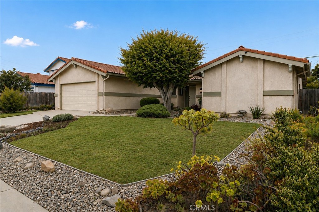 422 Garnet Property Photo 4