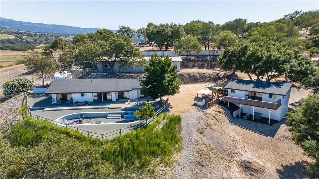 840 Madrone Property Photo 5