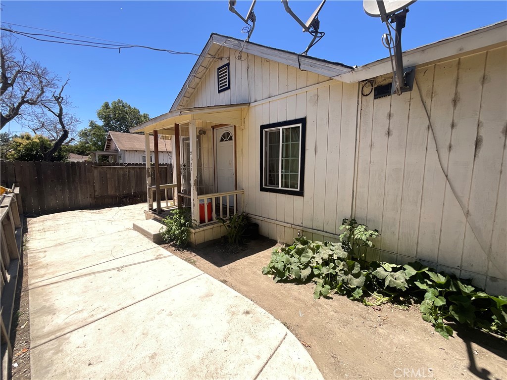 218 Pearl Property Photo 6