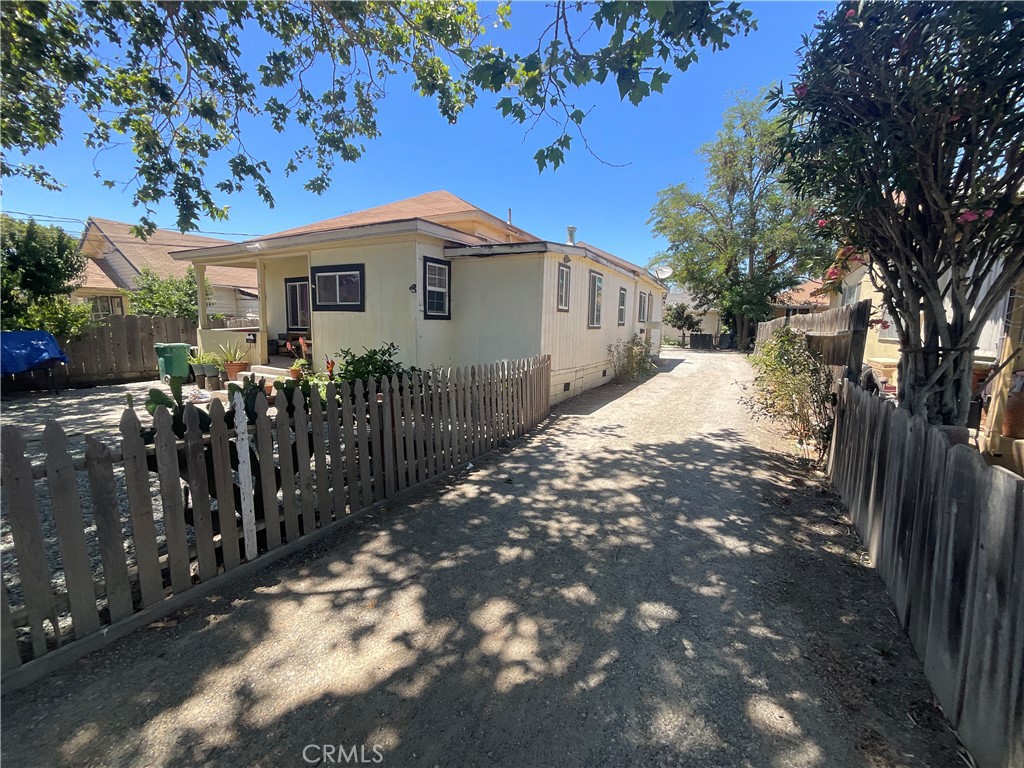 218 Pearl Property Photo 9