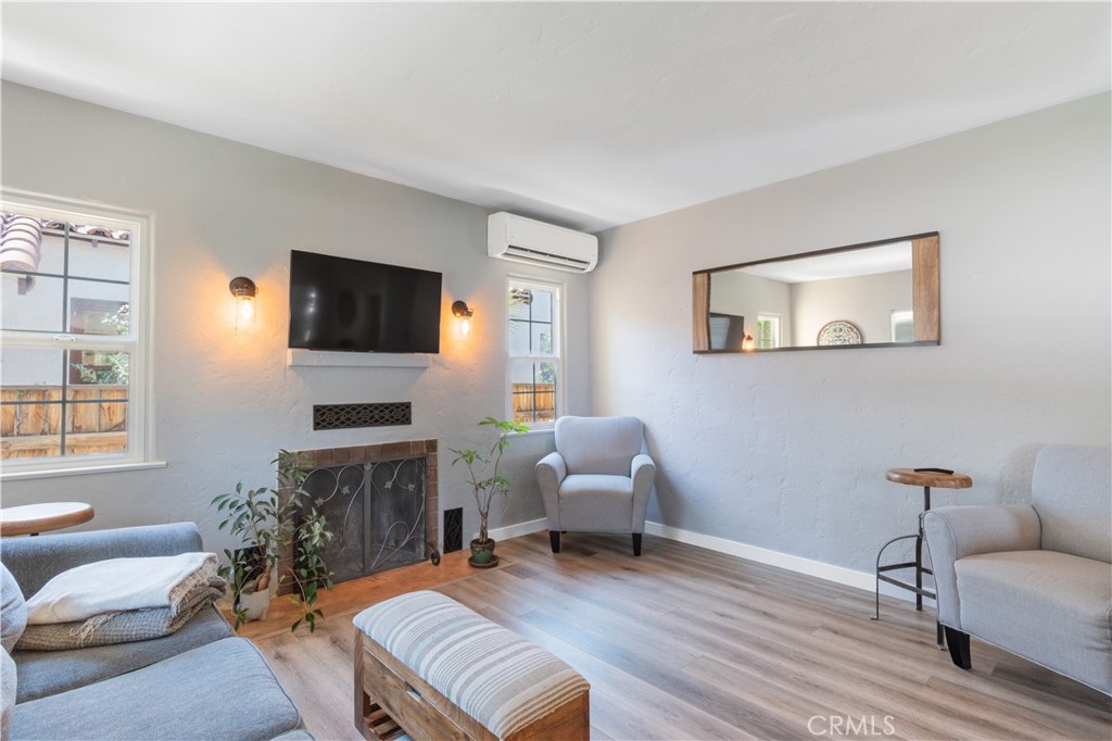 2015 Oak Property Photo 3