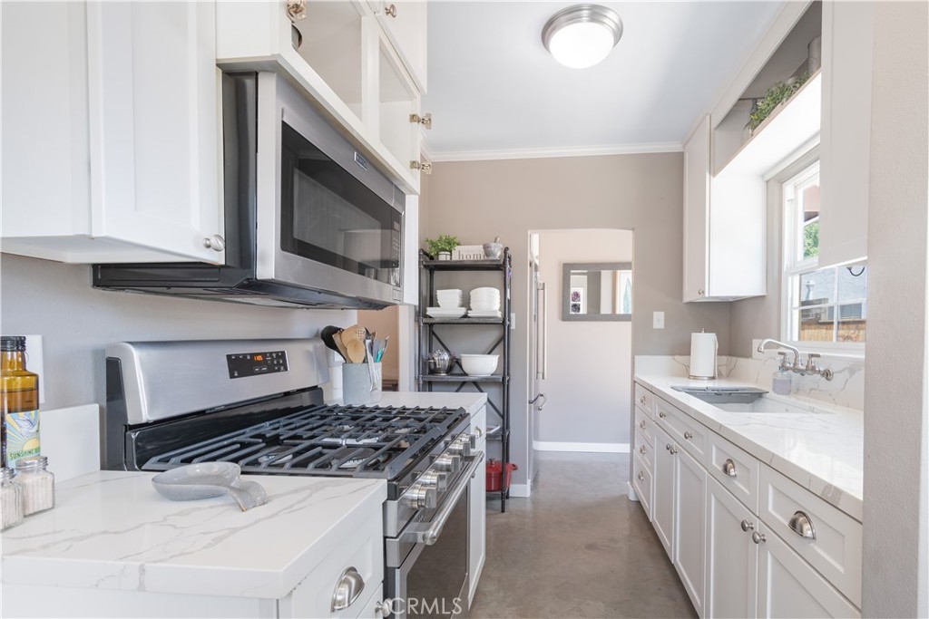 2015 Oak Property Photo 6