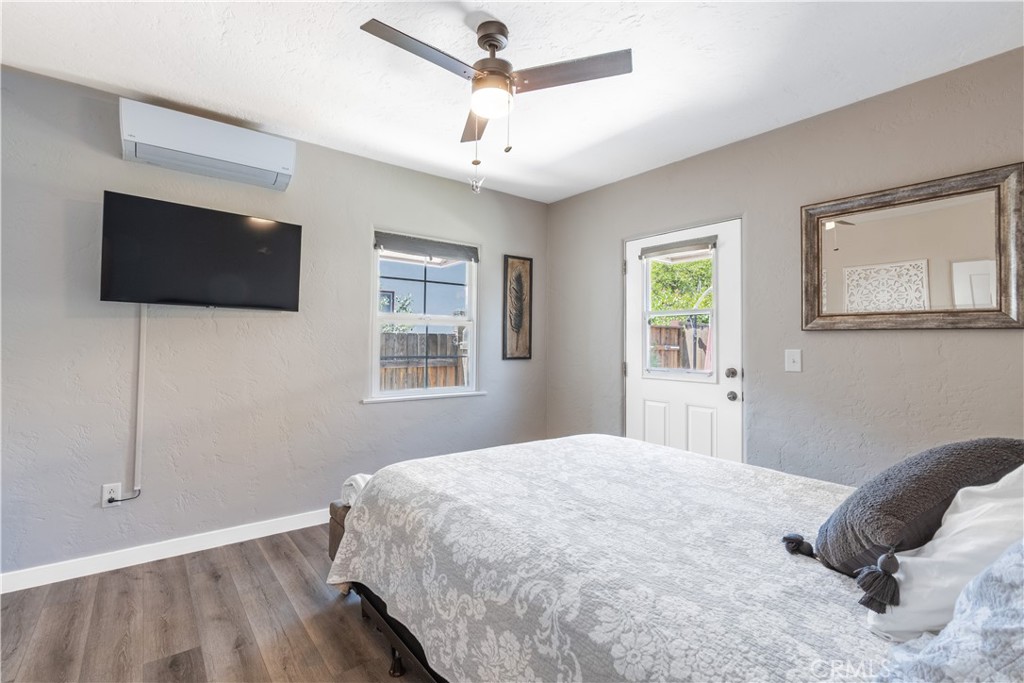 2015 Oak Property Photo 7