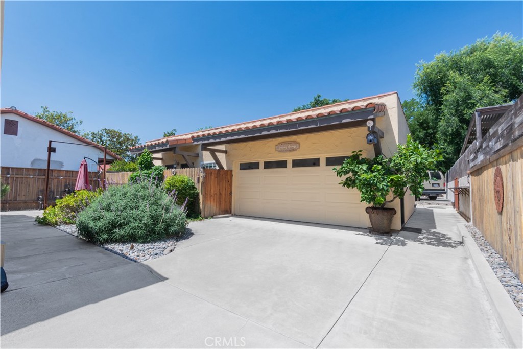 2015 Oak Property Photo 12