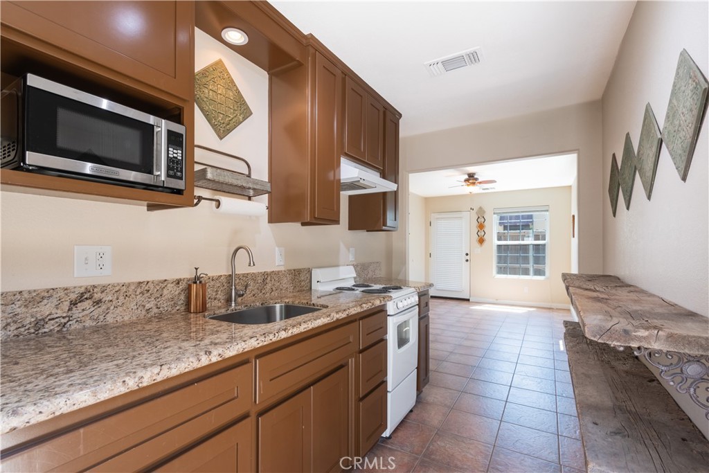 2015 Oak Property Photo 14