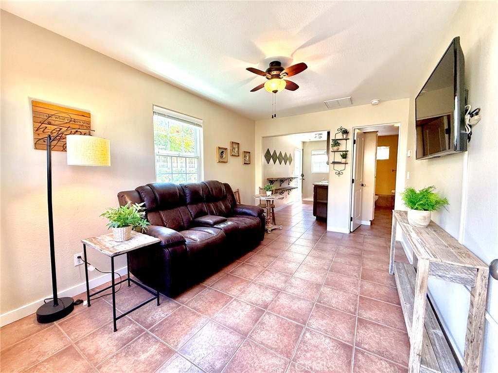 2015 Oak Property Photo 17