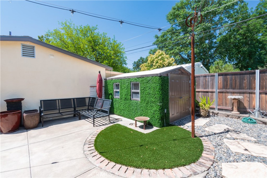 2015 Oak Property Photo 23